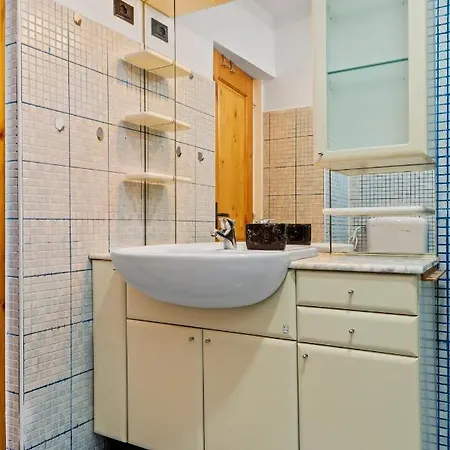 Lovely Central 2-bedroom With Free Parking Apartamento